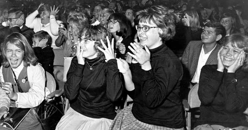 Beatles rajongók eufórikus állapotban